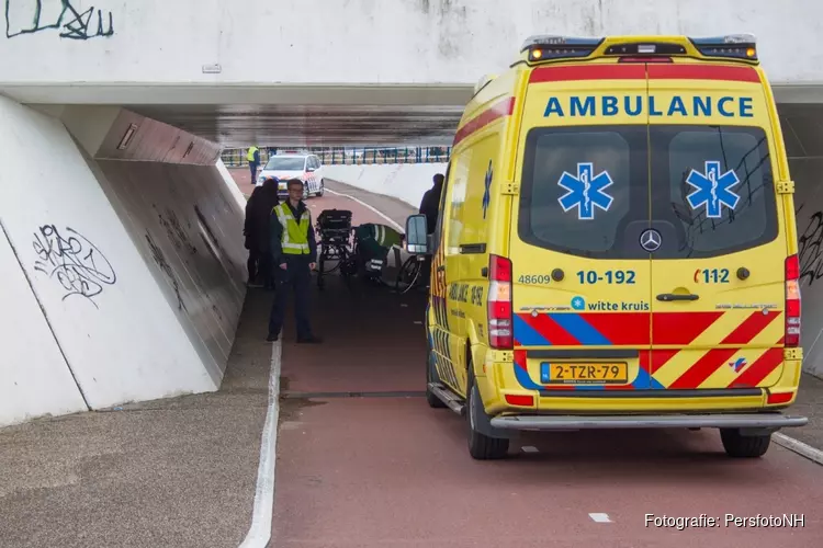 Vrouw gewond na val met fiets