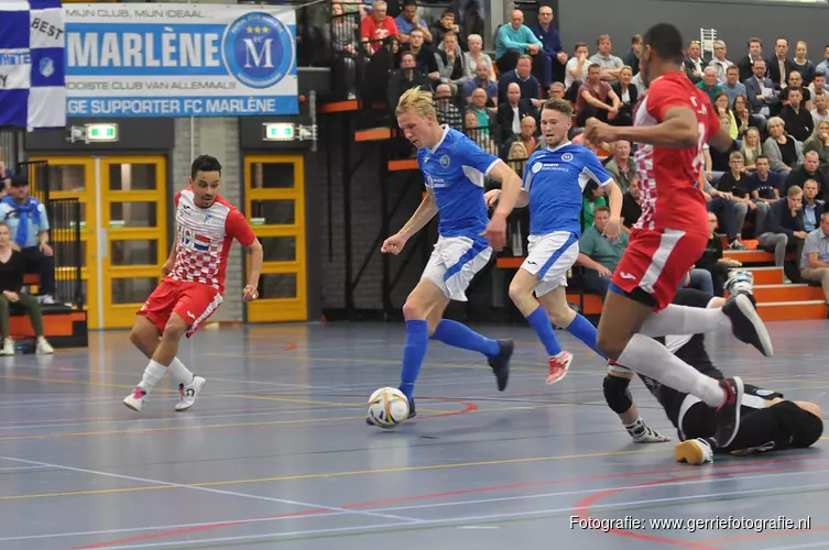 FC Marlène in zinderende wedstrijd langs FC Eindhoven