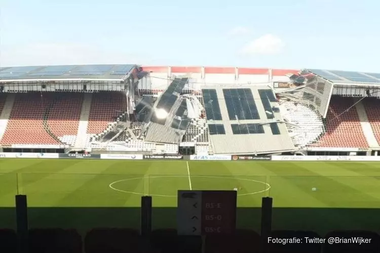Dak AZ-stadion gedeeltelijk ingestort