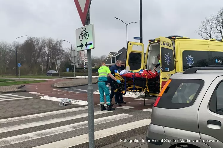 Scooterrijder aangereden op rotonde in Heerhugowaard