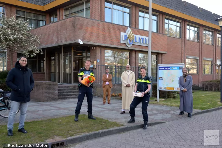 Langedijker Moskee bezorgt een volle dag steunbetuigingen in regio