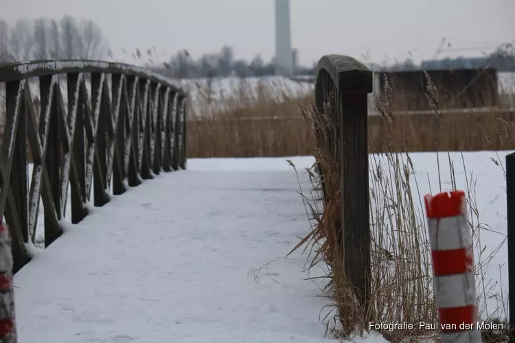 Sneeuwval vanuit zuidwesten bedekt vrijwel hele land, maar is van korte duur