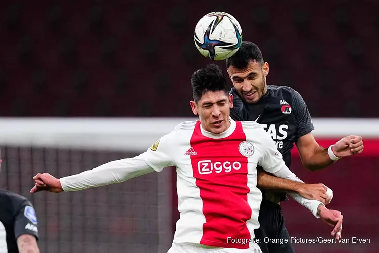 AZ verrast Ajax in Johan Cruijff Arena