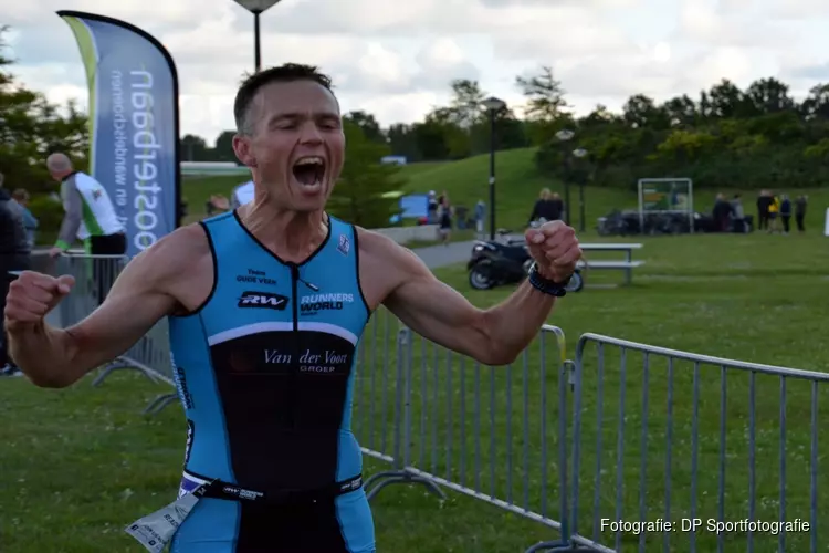 Van Tongerlo en Bax overtuigende winnaars Stad van de Zon Triathlon