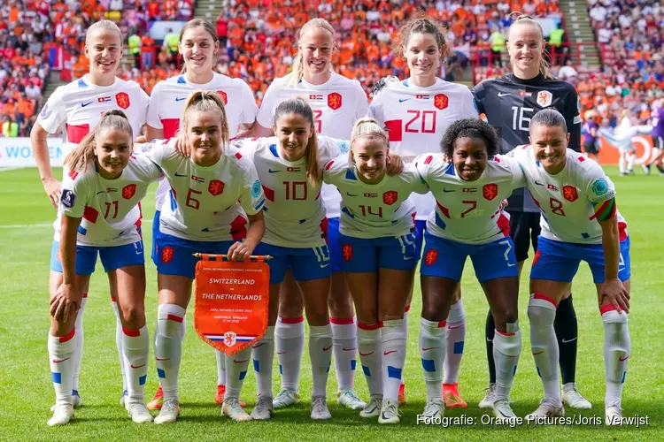 Oranje Leeuwinnen naar kwartfinale EK