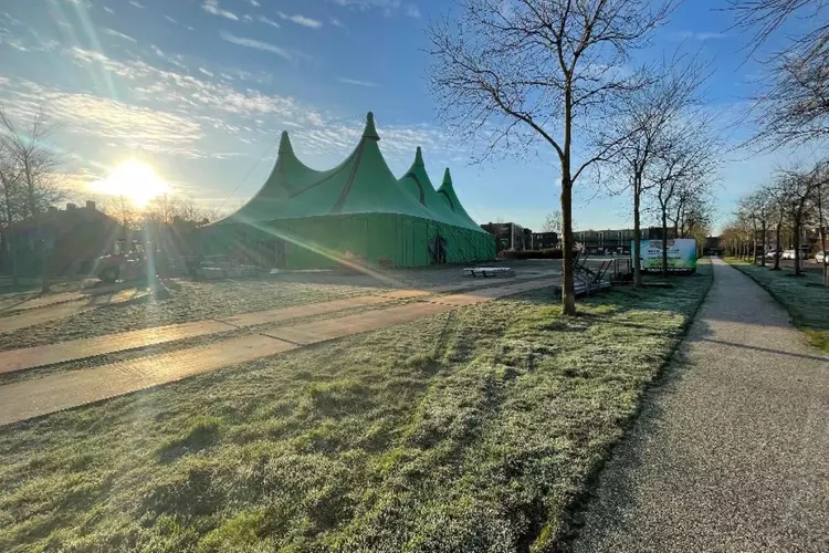 Zon, kermis, muziek en de paashaas, het is voorjaar, het is tijd voor Weidepop