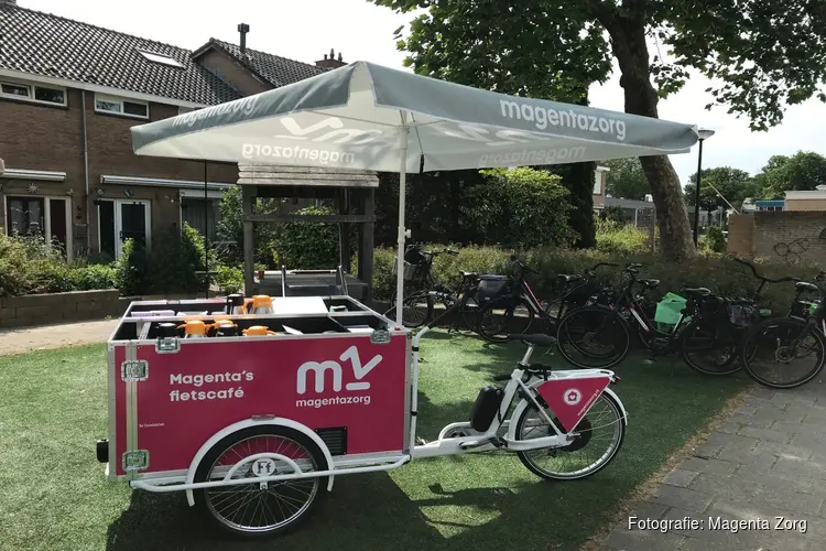 Magenta`s fietscafé in actie tijdens de Week tegen Eenzaamheid