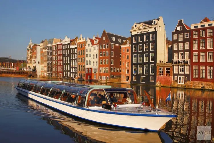 Hoe plan je het perfecte feest op een partyboot in Amsterdam?