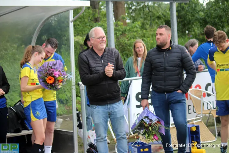 Trainer Arno van der Vliet neemt na vijf jaar afscheid van "zijn" Apollo met winst in derby