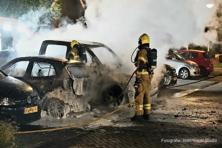 Twee auto's door brand verwoest in Heerhugowaard