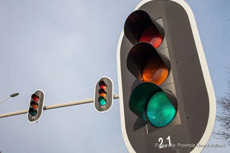 Nieuwe verkeerslichten op de kruising N242/N504 in Heerhugowaard