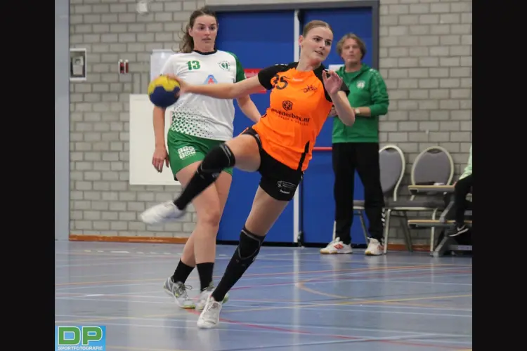 Handbalsters KSV beginnen competitie met ruime zege