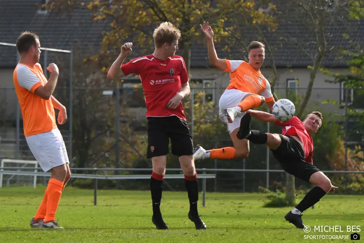 Hugo Boys heeft smaak te pakken en klopt Con Zelo in derby