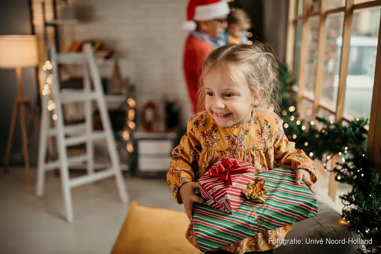 Geef kinderen een magische kerst: breng een cadeautje naar Univé Heerhugowaard