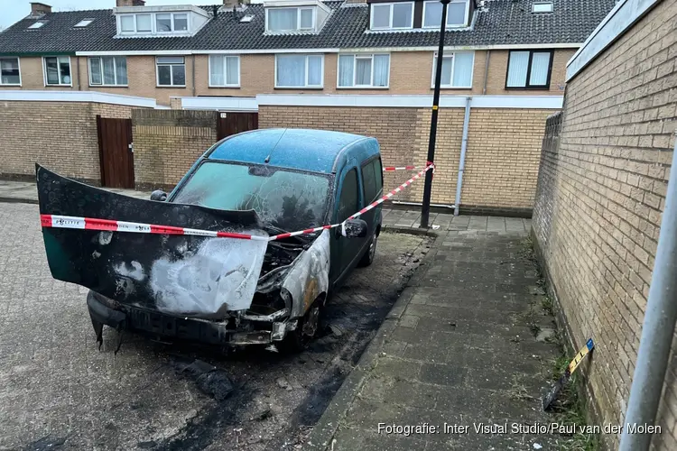 Wederom autobrand in Heerhugowaard, voertuig aan Spirealaan verwoest