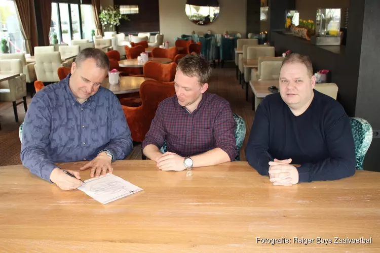 Strandrestaurant WOEST nieuwe hoofdsponsor Reiger Boys Zaalvoetbal